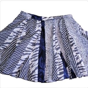 Banana Republic Blue White Animal Print skirt, size petite small